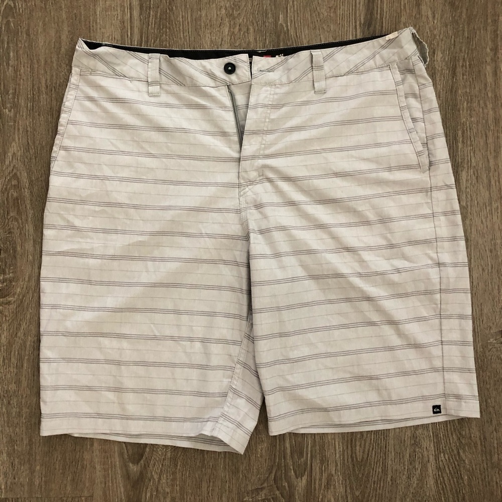 Men’s quicksilver amphibian hybrid shorts size 38